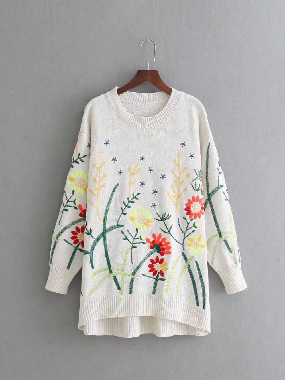 High Street Embroidery O-neck Loose Sweater