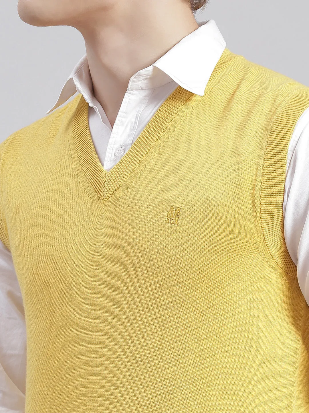 Men Yellow Solid V Neck Sleeveless Sweaters/Pullovers